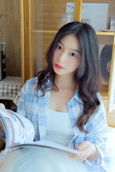 黑色连体泳衣
